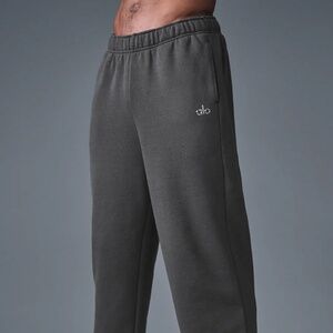 Alo Accolade Sweatpant (Anthracite)